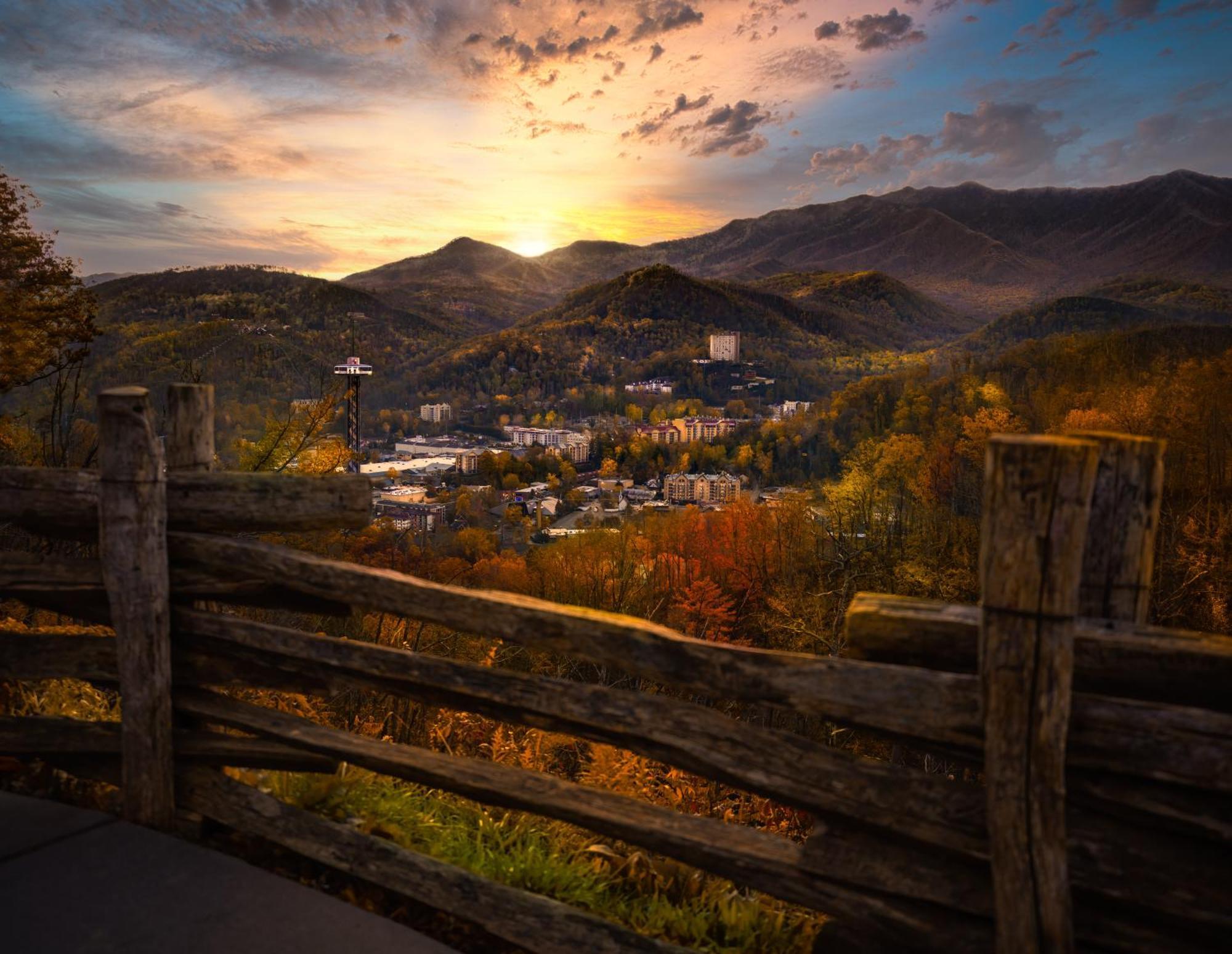 Mountain Eden, Hot Tub, Resort Pool, Wifi, 1089 Free Tickets Each Paid Day, Dollywood And More ガトリンバーグ エクステリア 写真