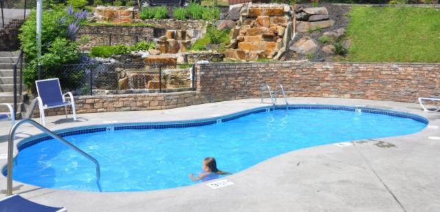 Mountain Eden, Hot Tub, Resort Pool, Wifi, 1089 Free Tickets Each Paid Day, Dollywood And More ガトリンバーグ エクステリア 写真